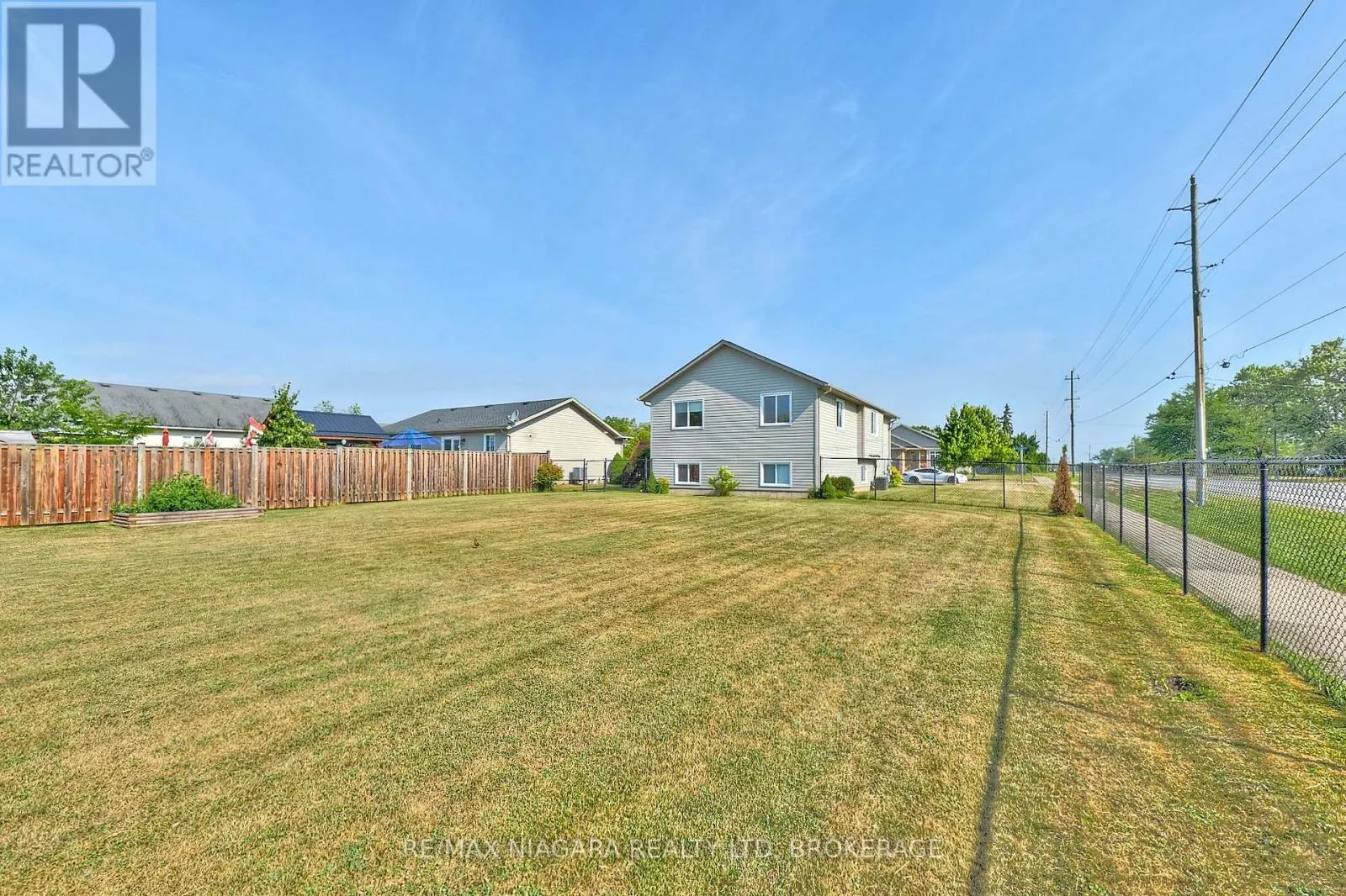 3881 CHRISTINA COURT