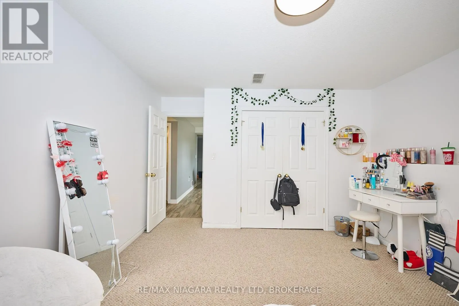 3881 CHRISTINA COURT