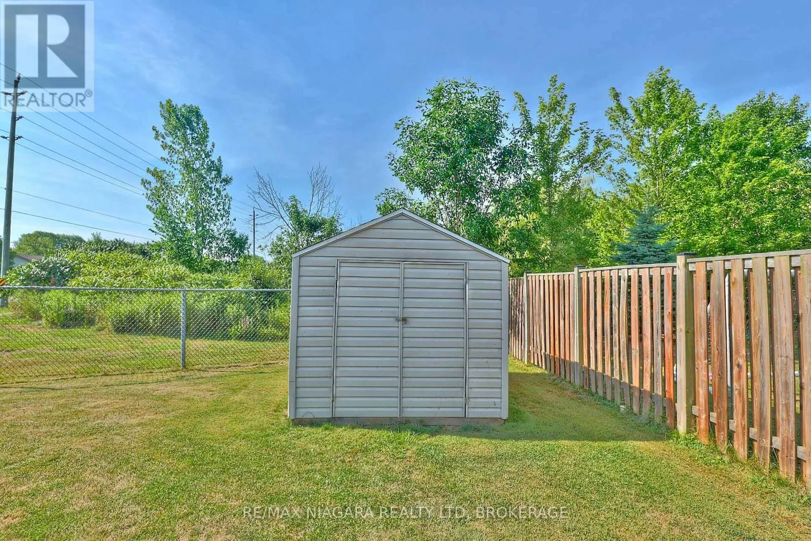 3881 CHRISTINA COURT