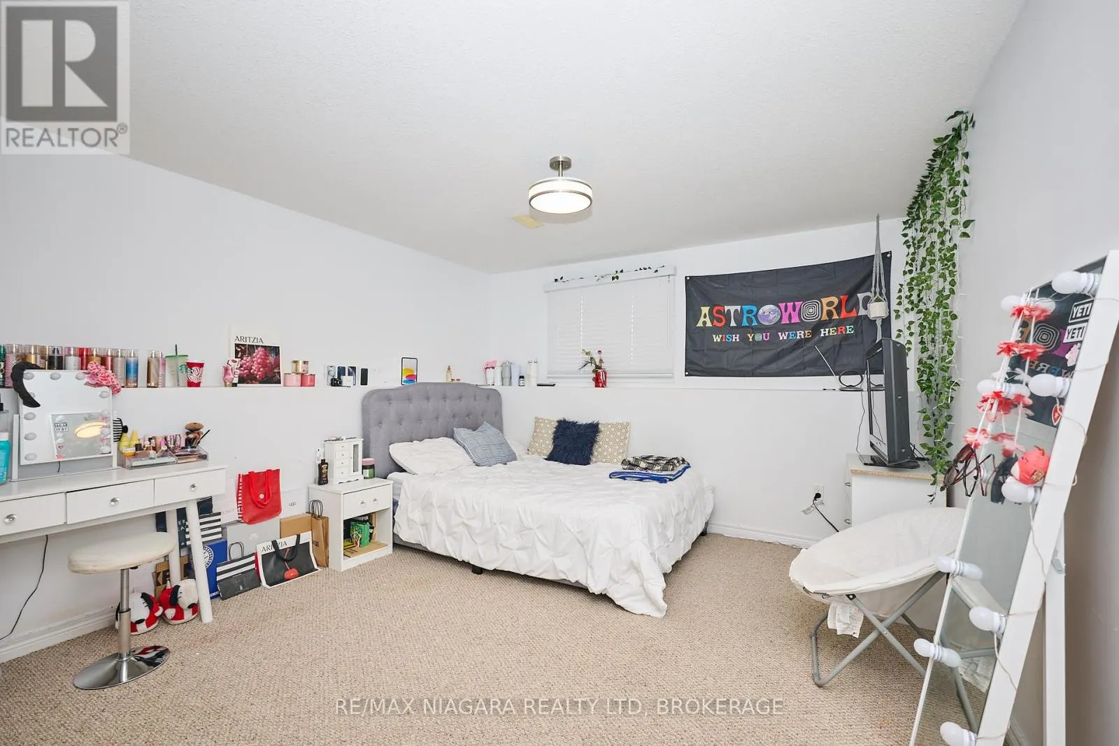 3881 CHRISTINA COURT