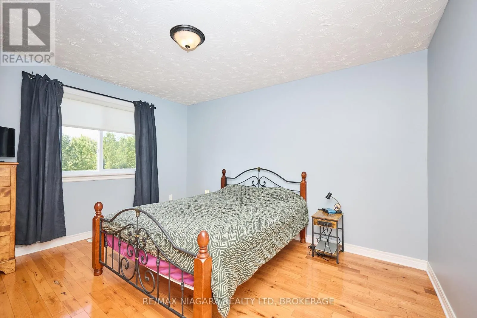 3881 CHRISTINA COURT