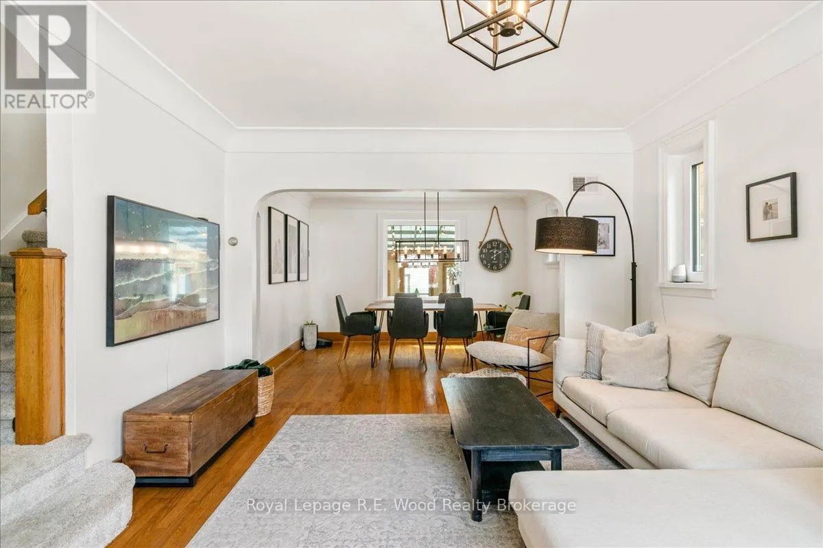 15 MCKENZIE STREET