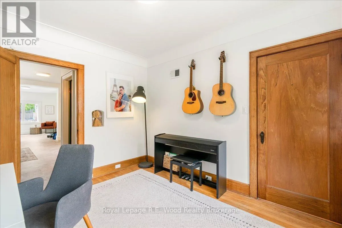 15 MCKENZIE STREET