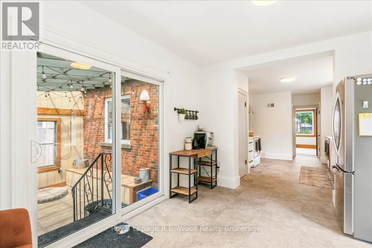 15 MCKENZIE STREET