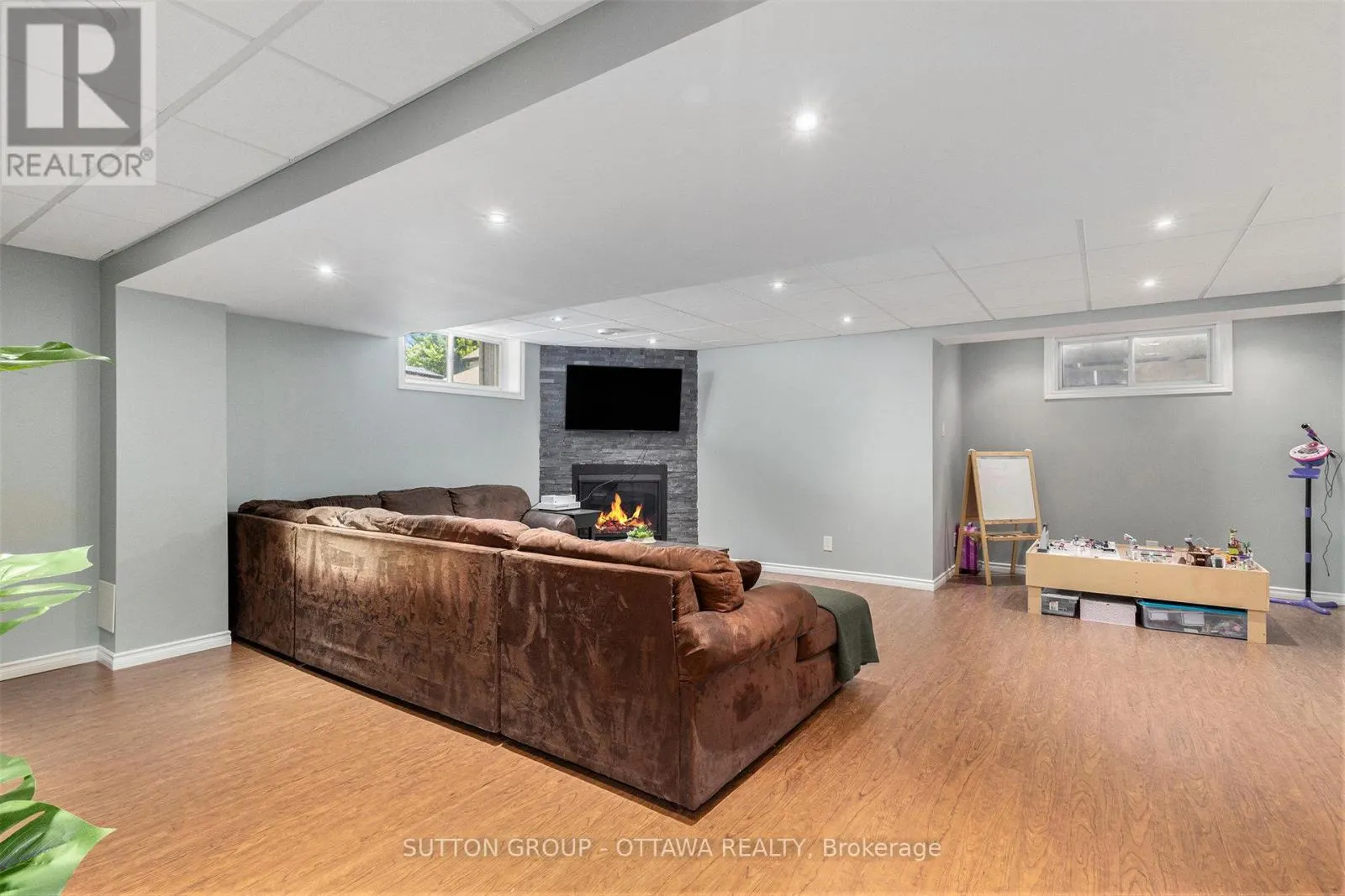 56 HONORE CRESCENT