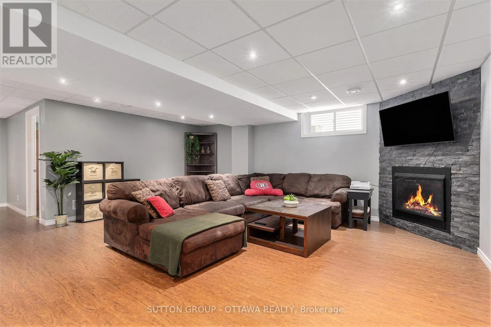 56 HONORE CRESCENT