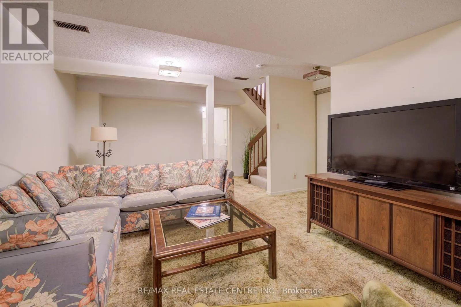 4 - 493 BEECHWOOD DRIVE