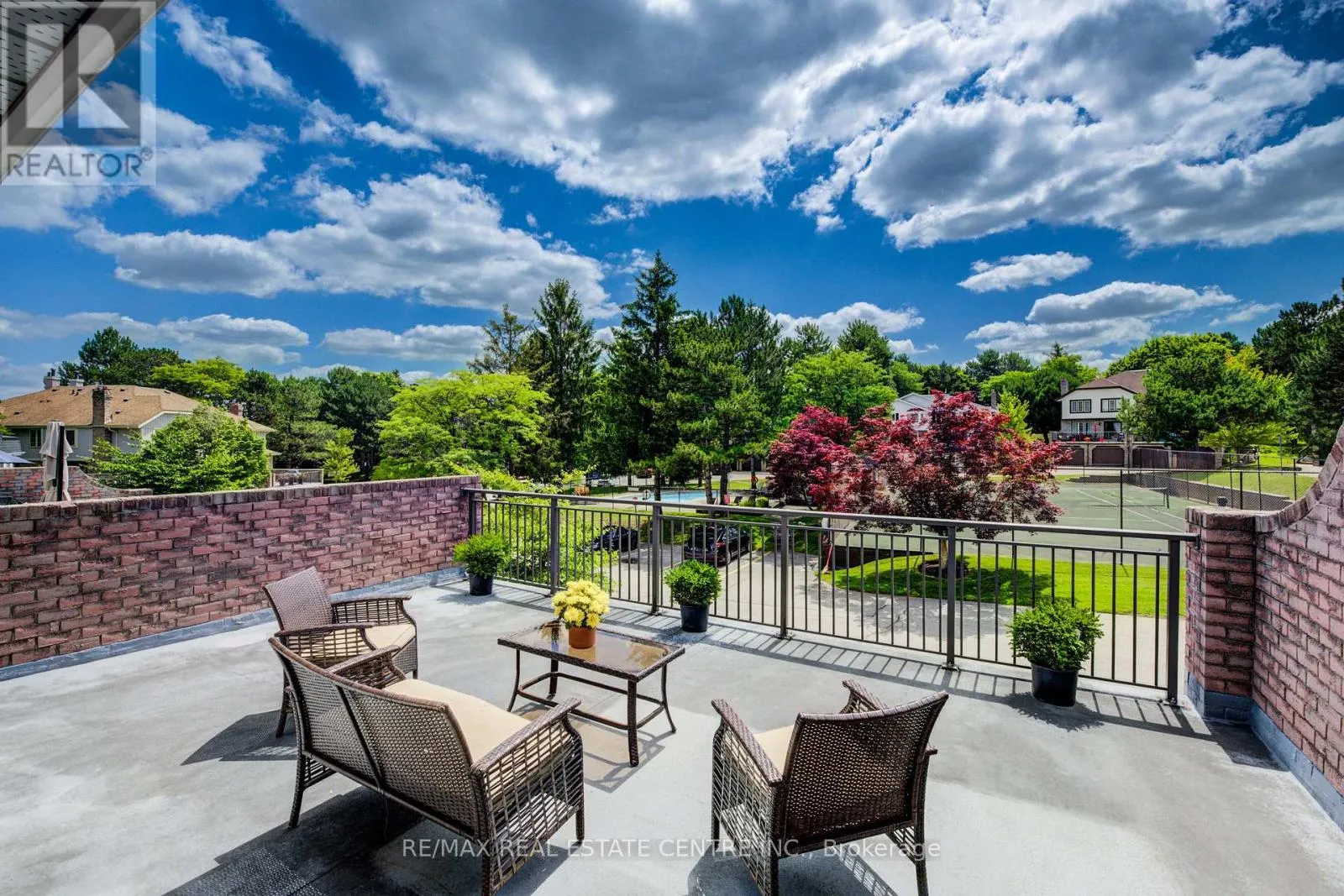 4 - 493 BEECHWOOD DRIVE
