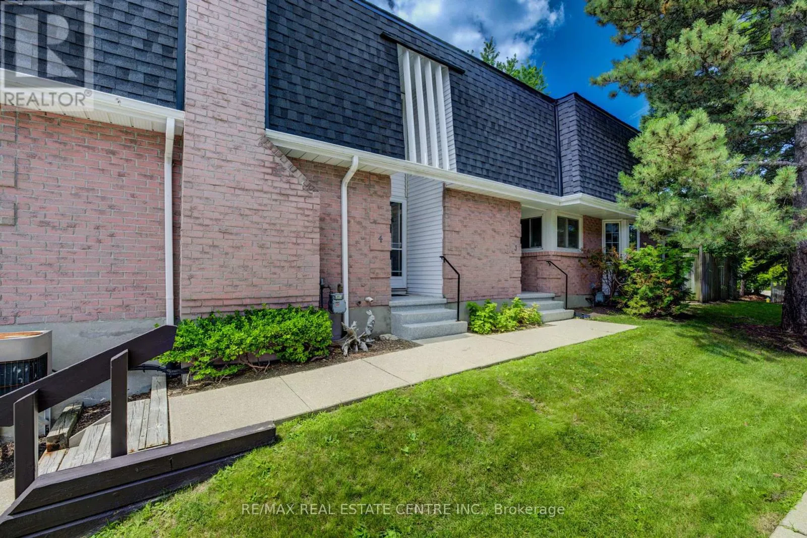 4 - 493 BEECHWOOD DRIVE