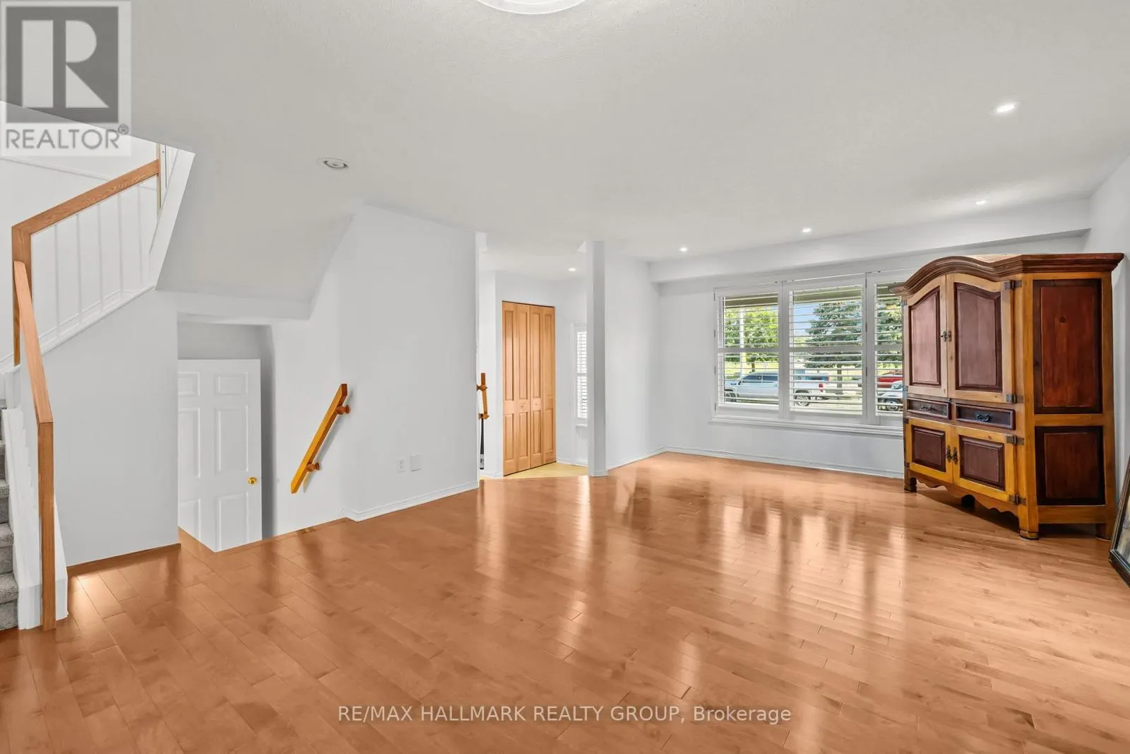 6020 LONGLEAF DRIVE
