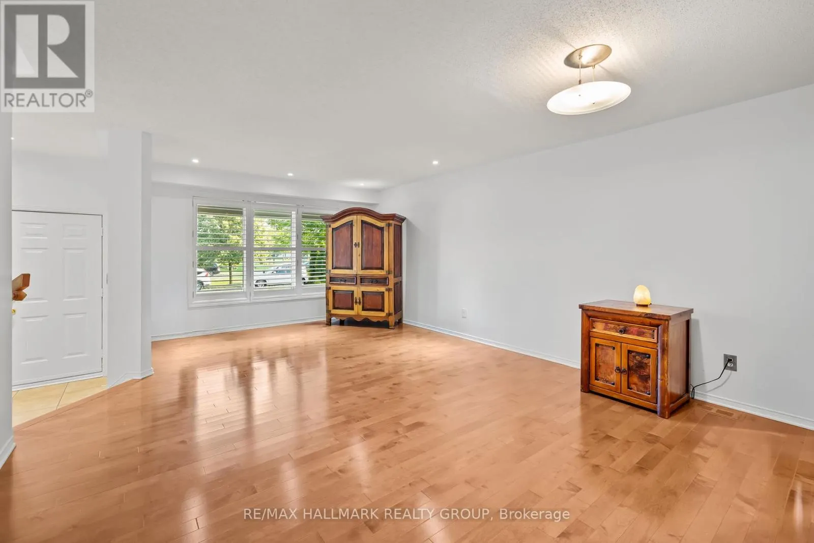 6020 LONGLEAF DRIVE