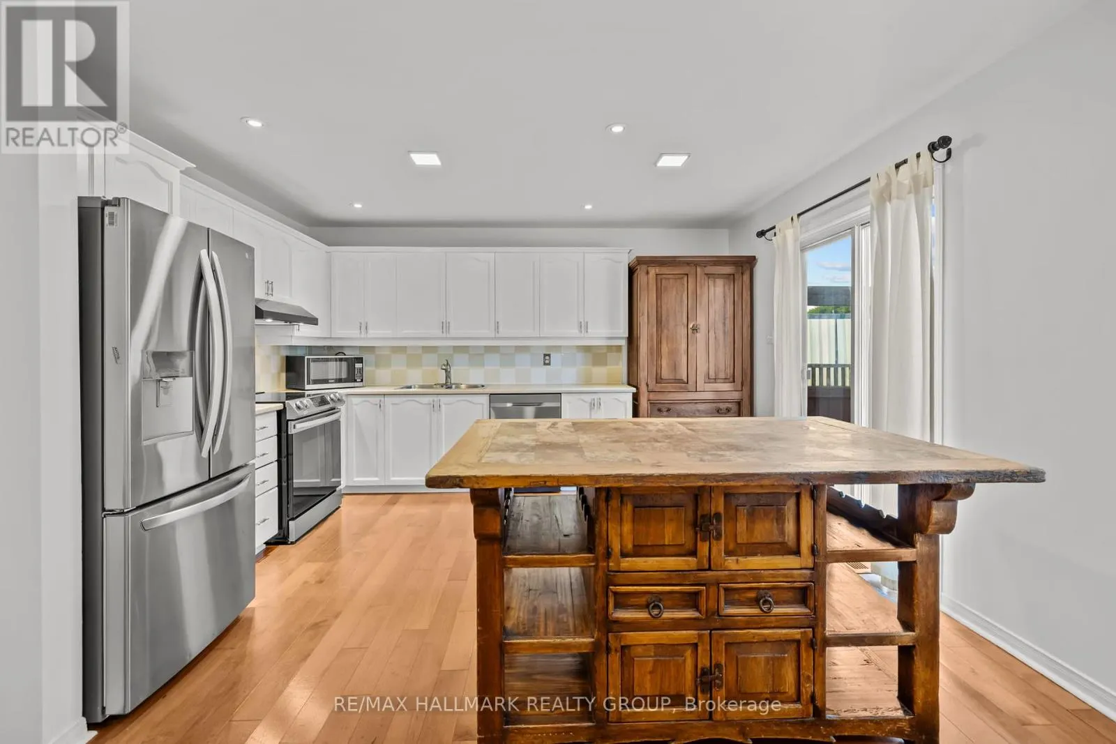 6020 LONGLEAF DRIVE