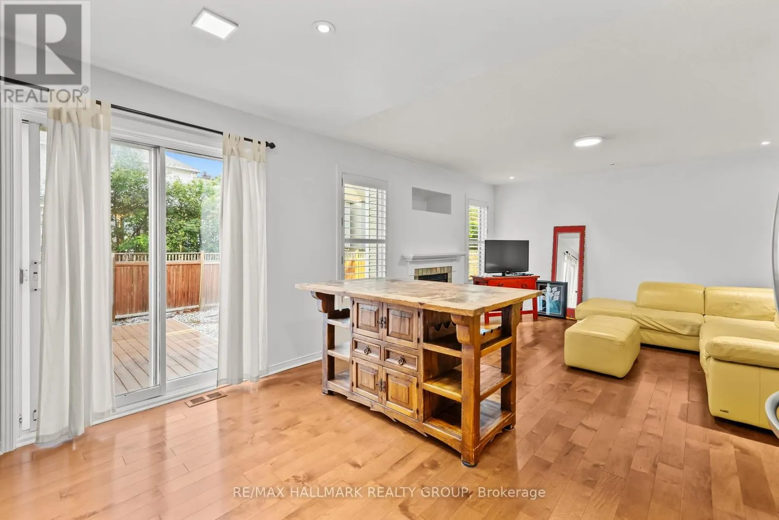 6020 LONGLEAF DRIVE