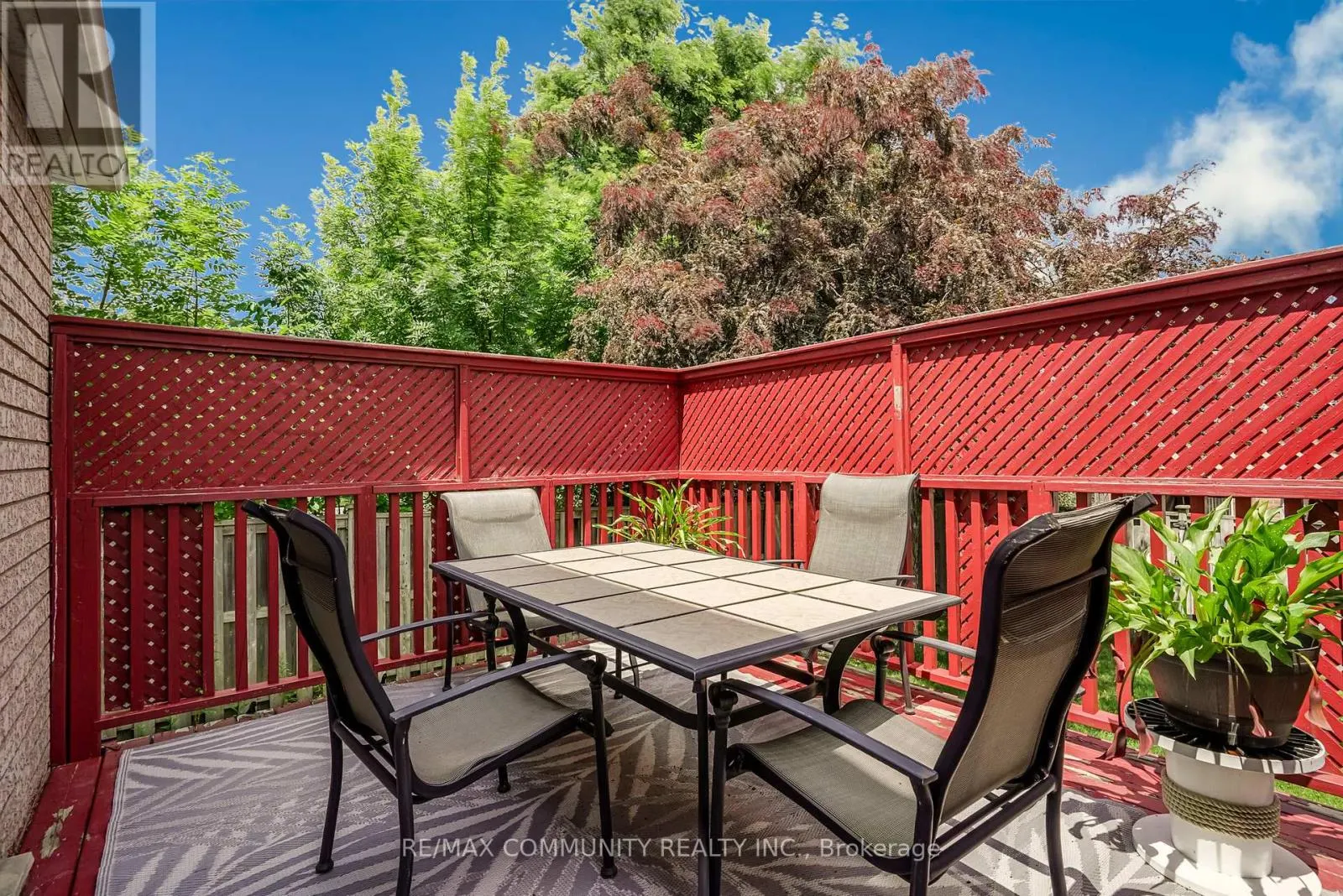 MAIN LEVEL - 650 SPINNAKER CRESCENT