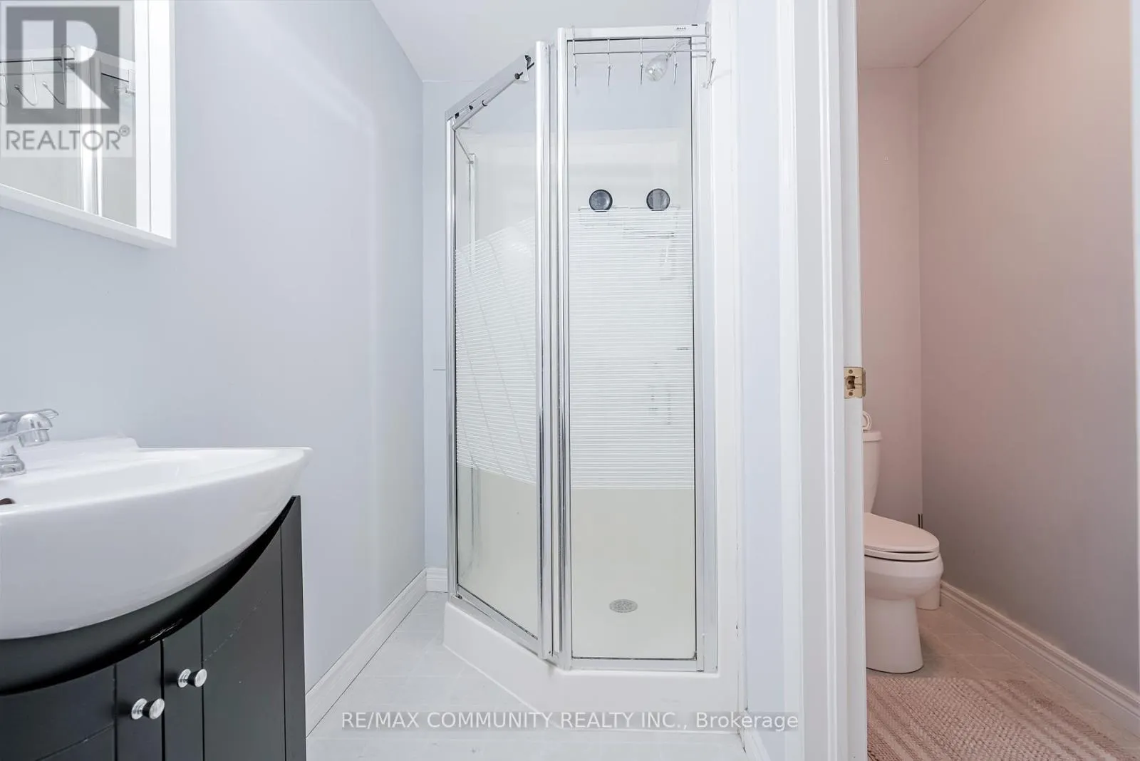 MAIN LEVEL - 650 SPINNAKER CRESCENT