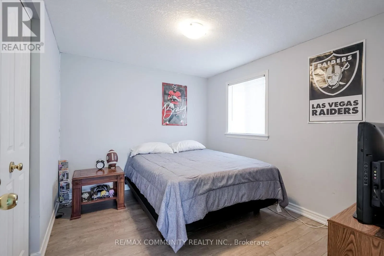 MAIN LEVEL - 650 SPINNAKER CRESCENT