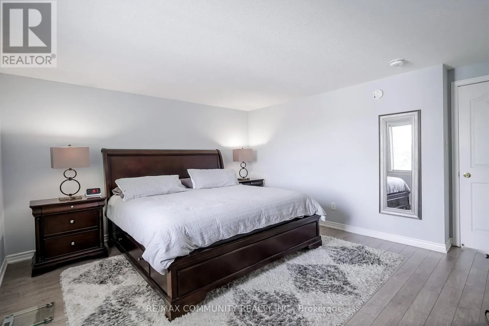 MAIN LEVEL - 650 SPINNAKER CRESCENT