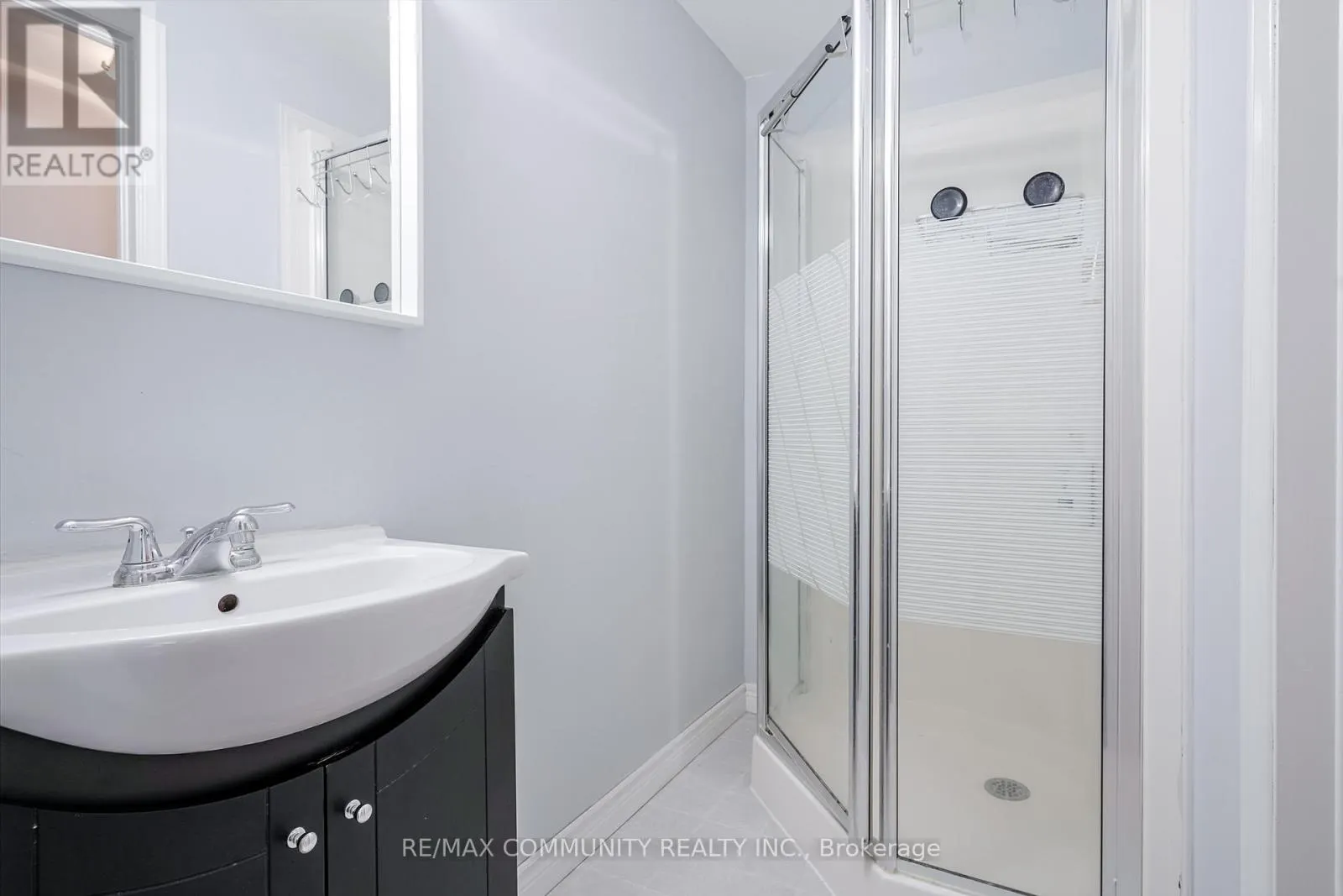 MAIN LEVEL - 650 SPINNAKER CRESCENT