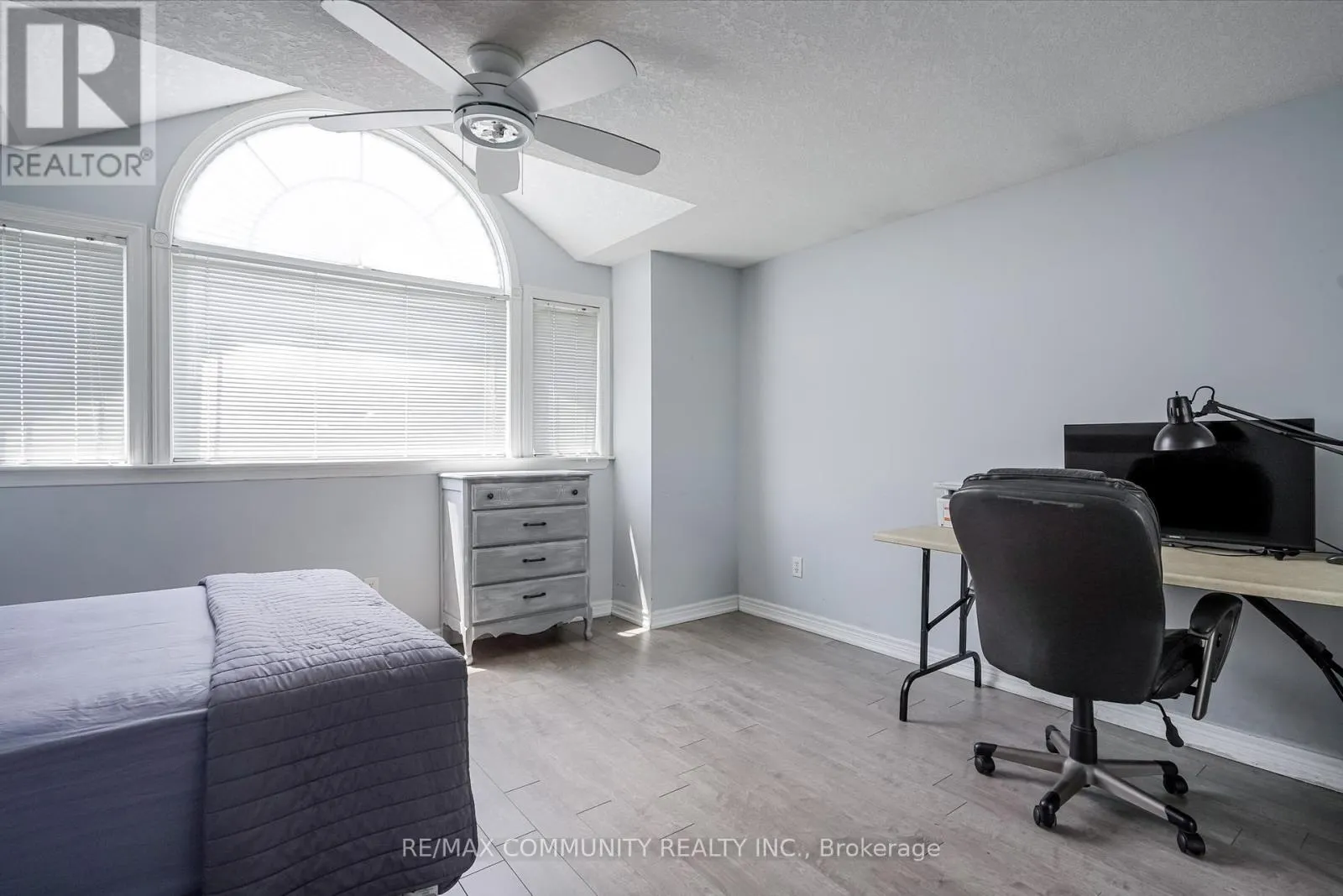 MAIN LEVEL - 650 SPINNAKER CRESCENT