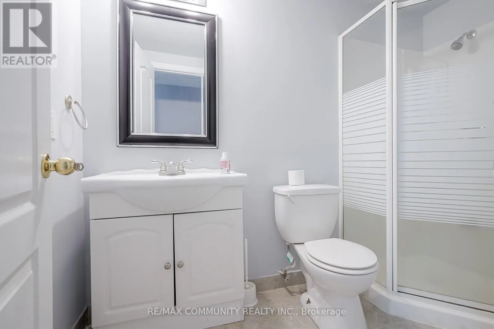 MAIN LEVEL - 650 SPINNAKER CRESCENT