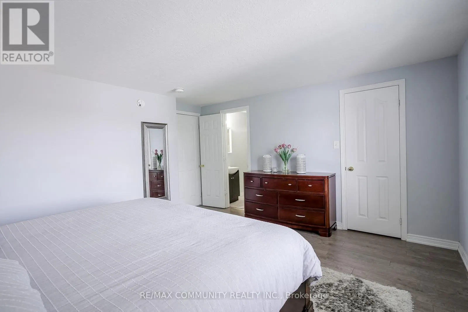 MAIN LEVEL - 650 SPINNAKER CRESCENT