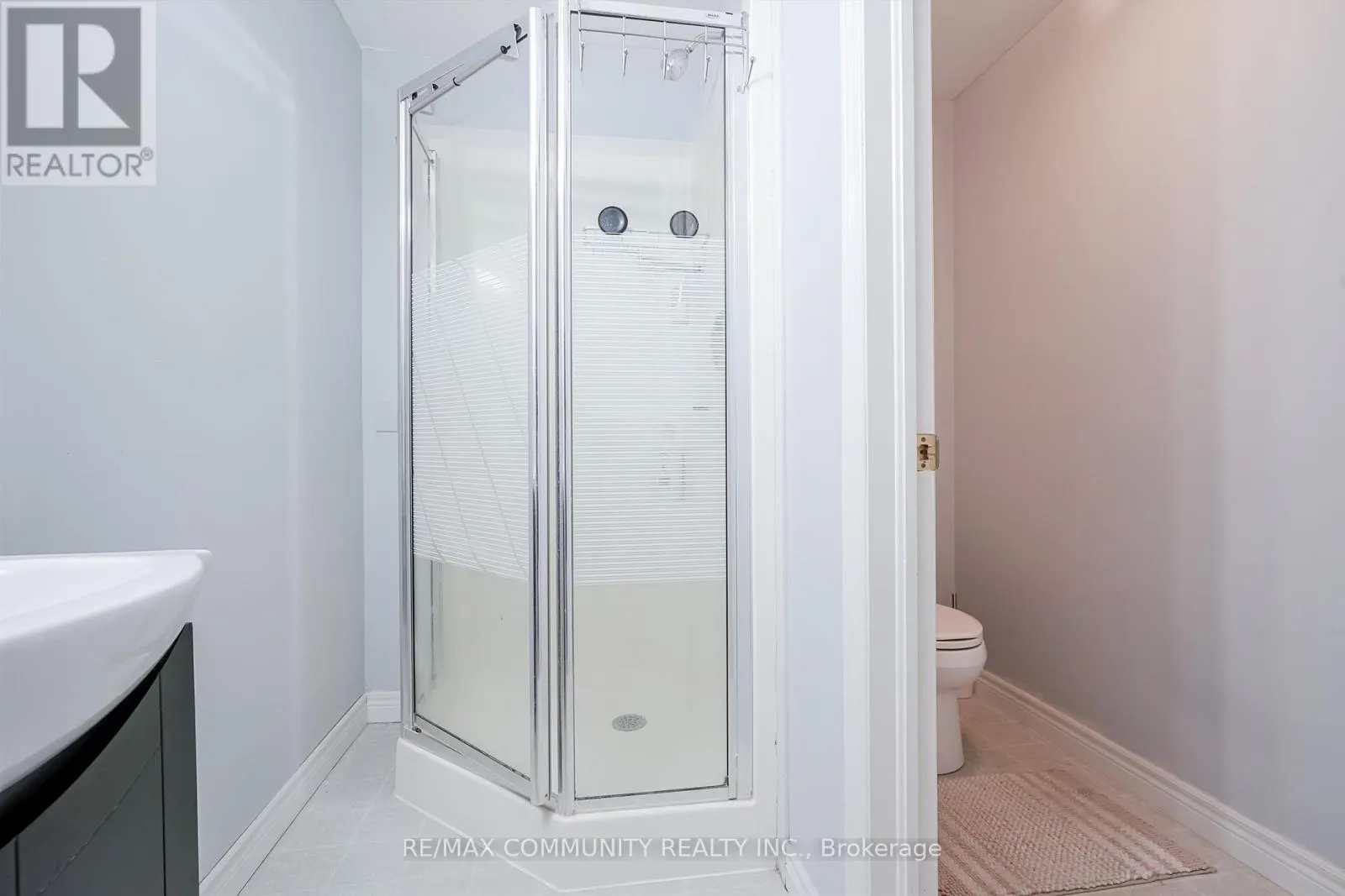 MAIN LEVEL - 650 SPINNAKER CRESCENT