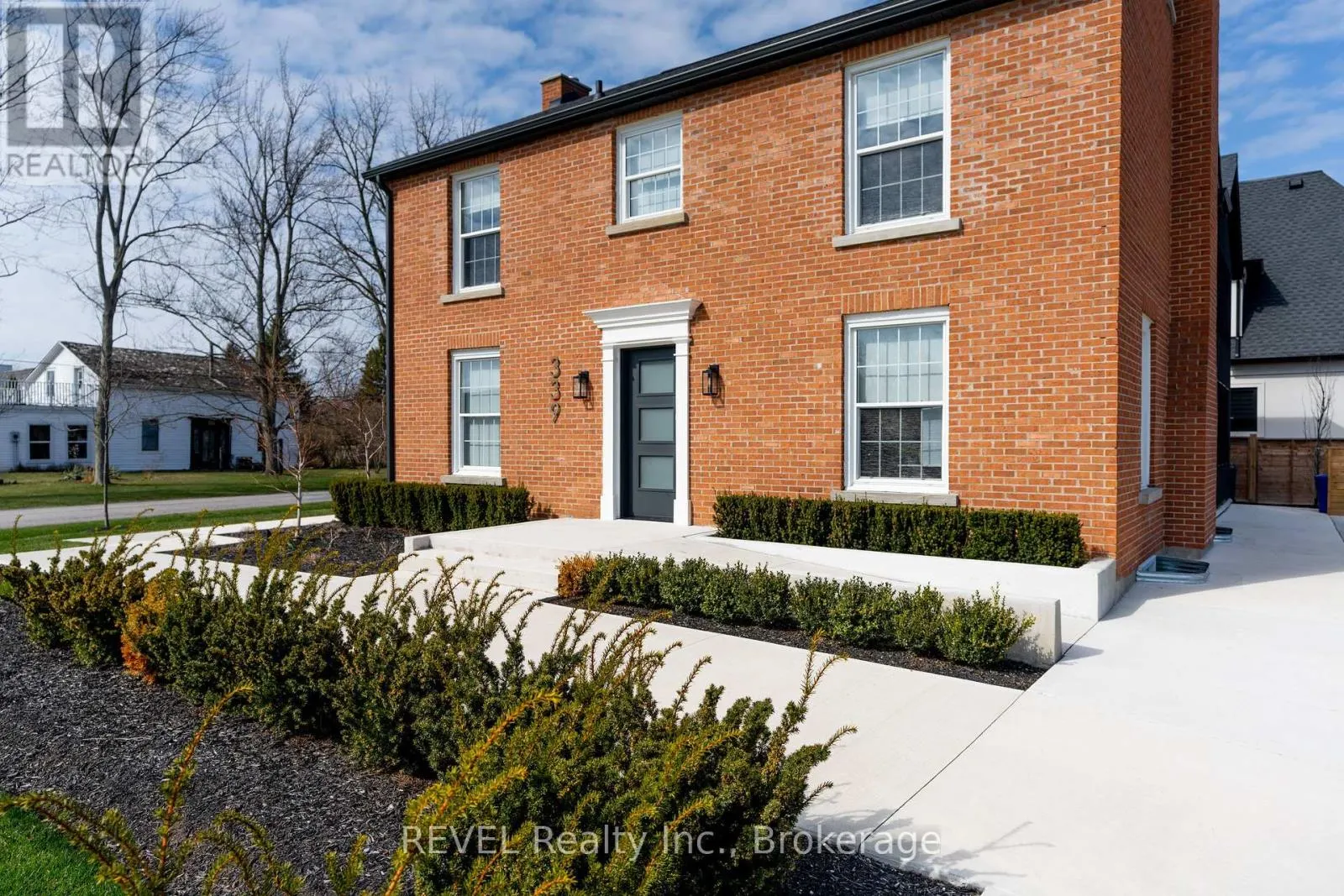 339 MARY STREET