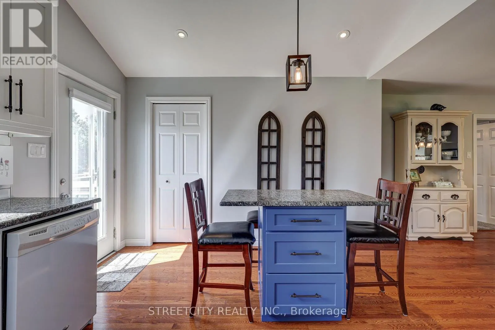 5231 WESTCHESTER BOURNE