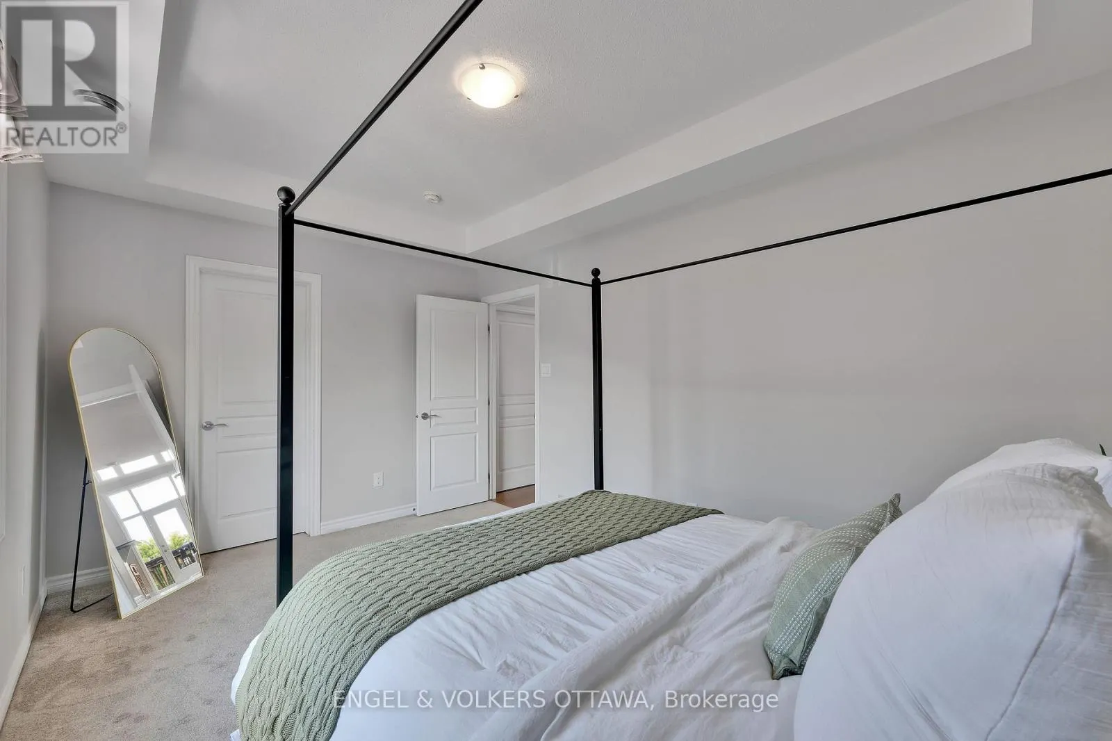 262 PEMBINA PRIVATE
