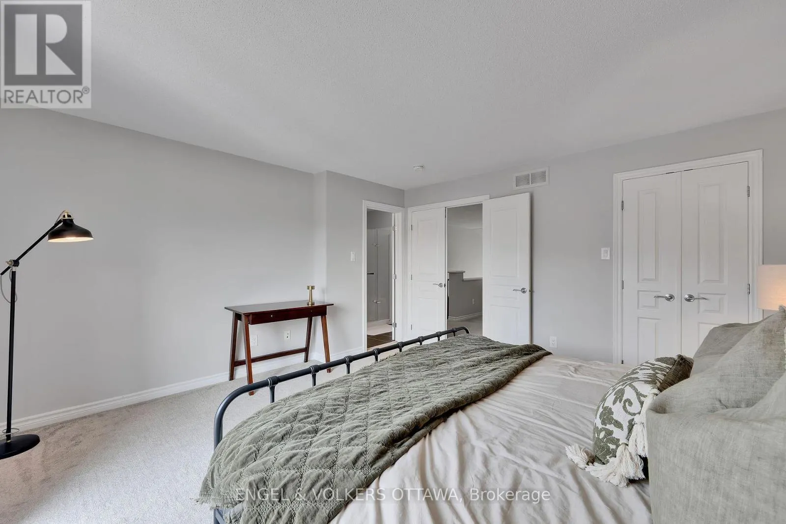 262 PEMBINA PRIVATE