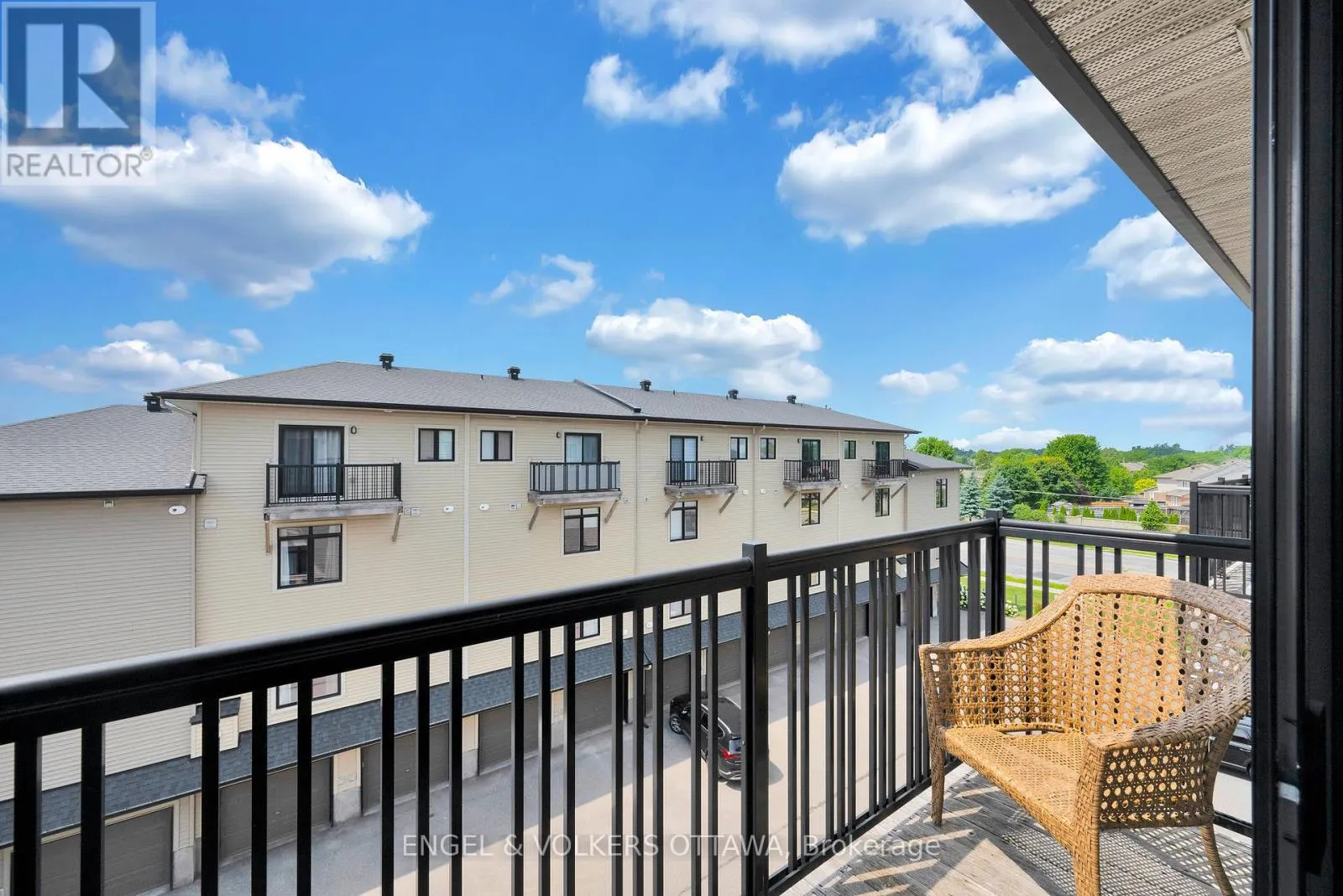 262 PEMBINA PRIVATE