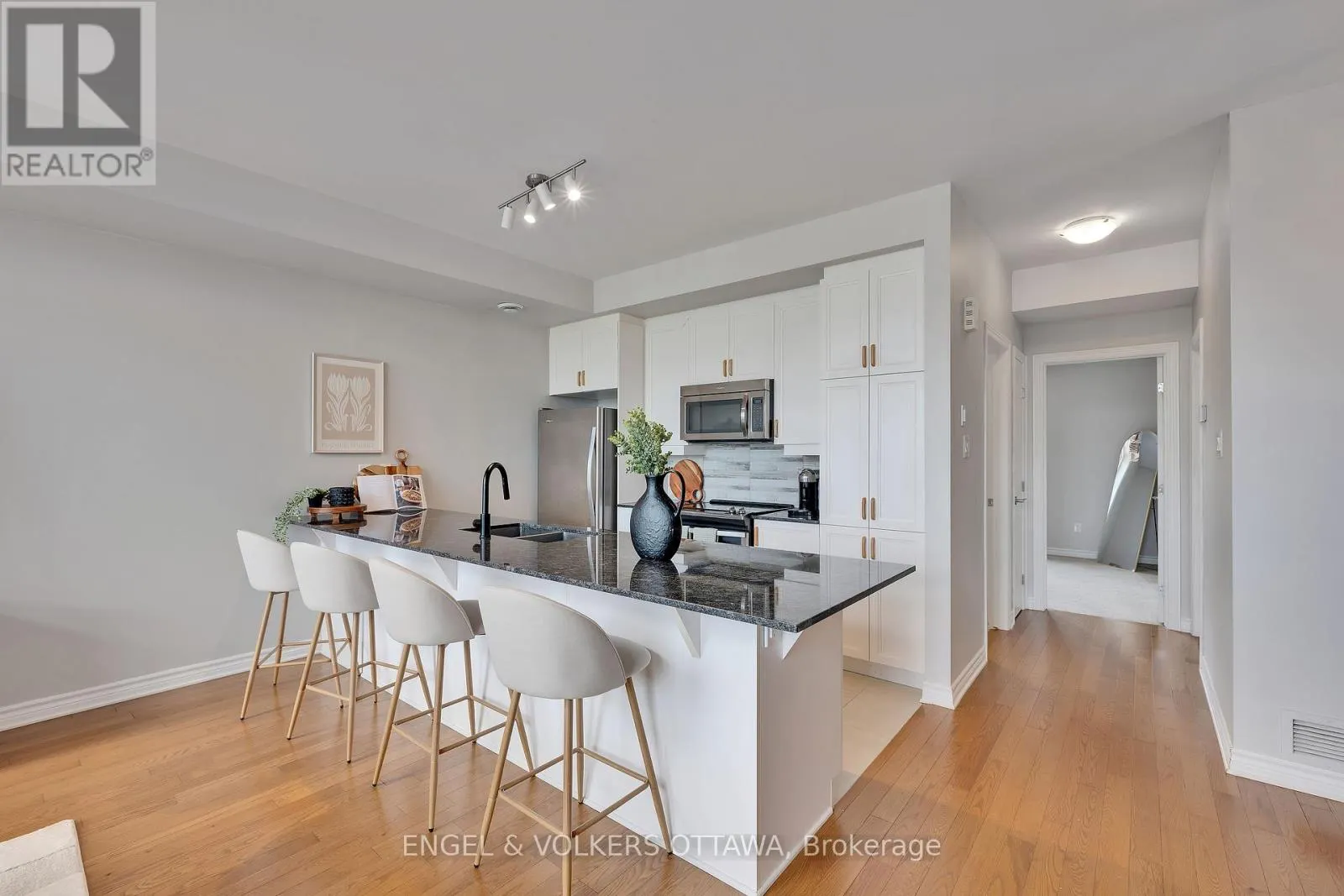 262 PEMBINA PRIVATE
