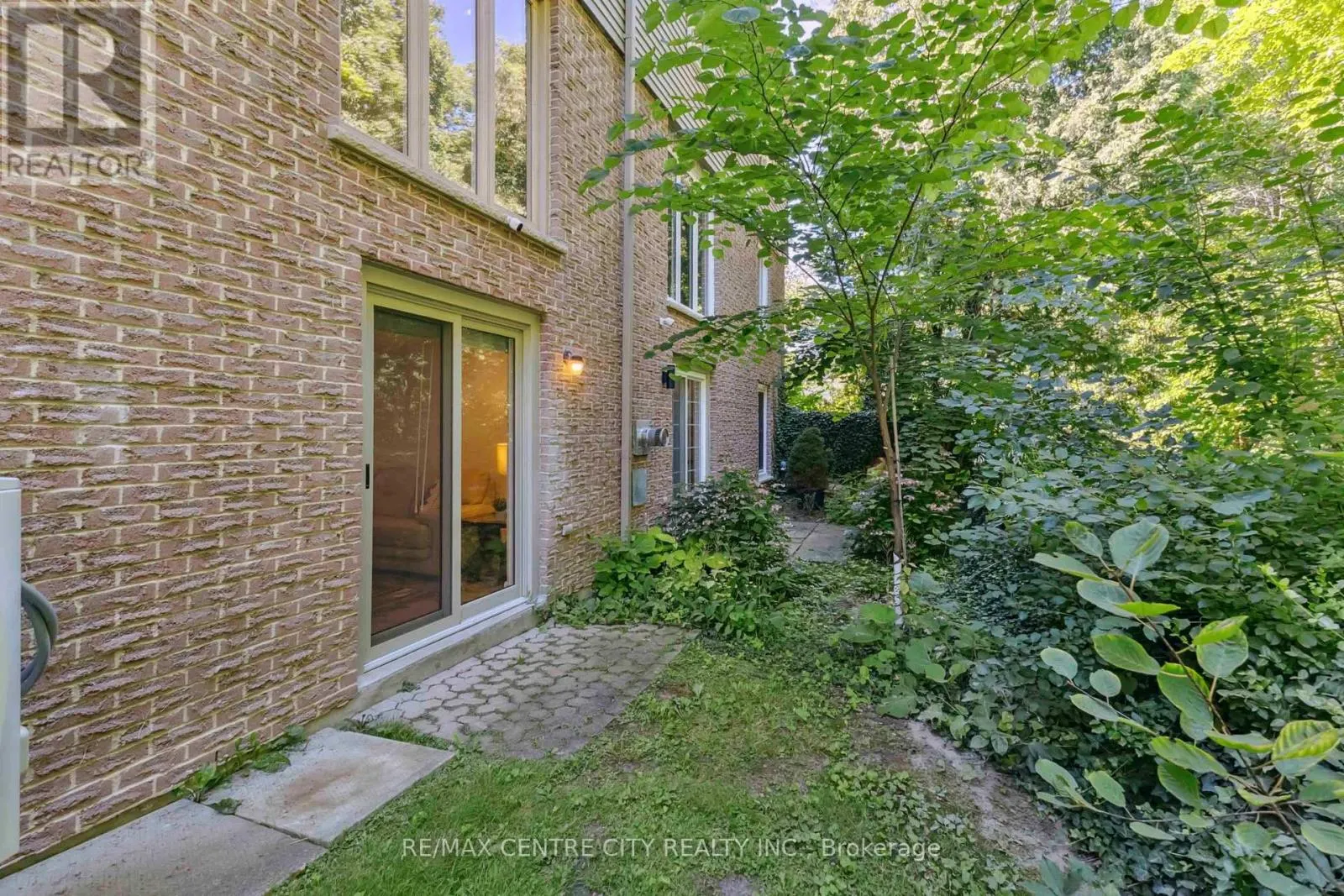 22 BERKSHIRE COURT
