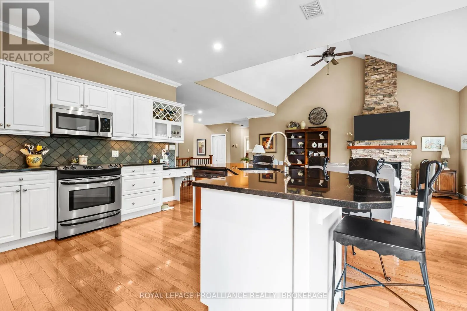 1140 TRAILHEAD PLACE