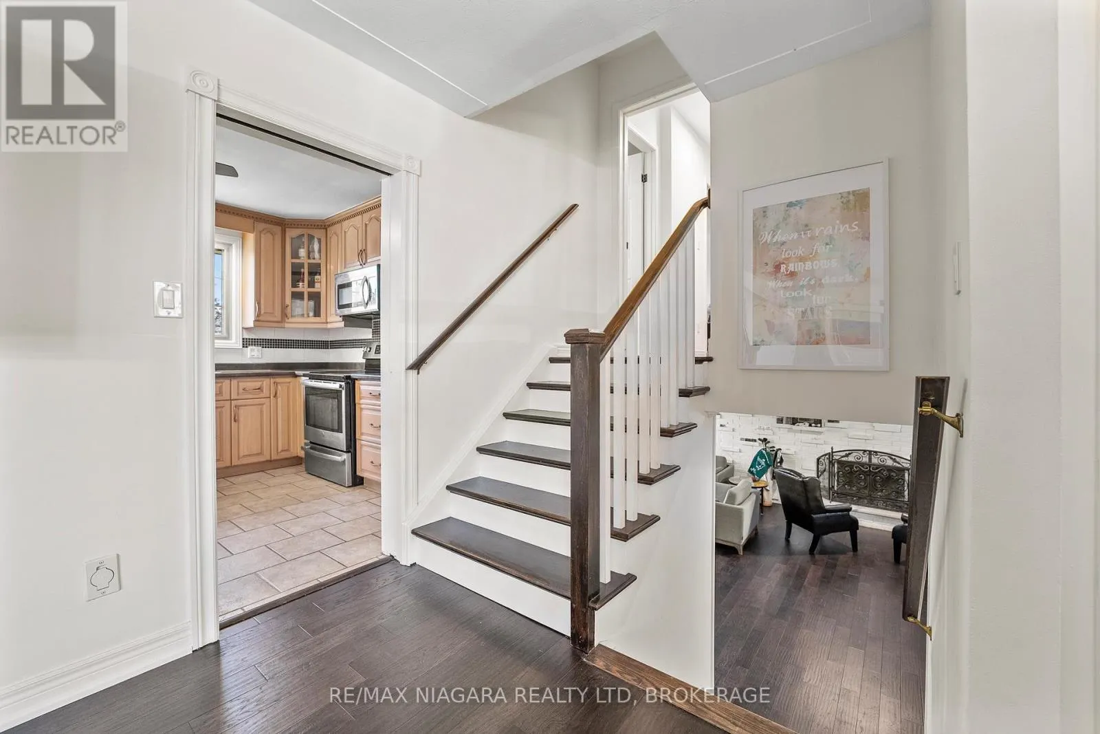 375 MISSISSAUGA STREET N