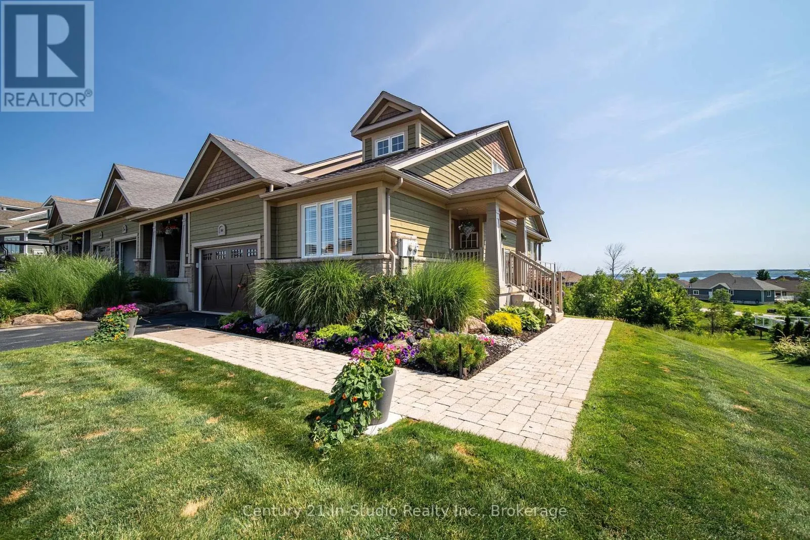 1 - 301 TELFORD TRAIL, #1