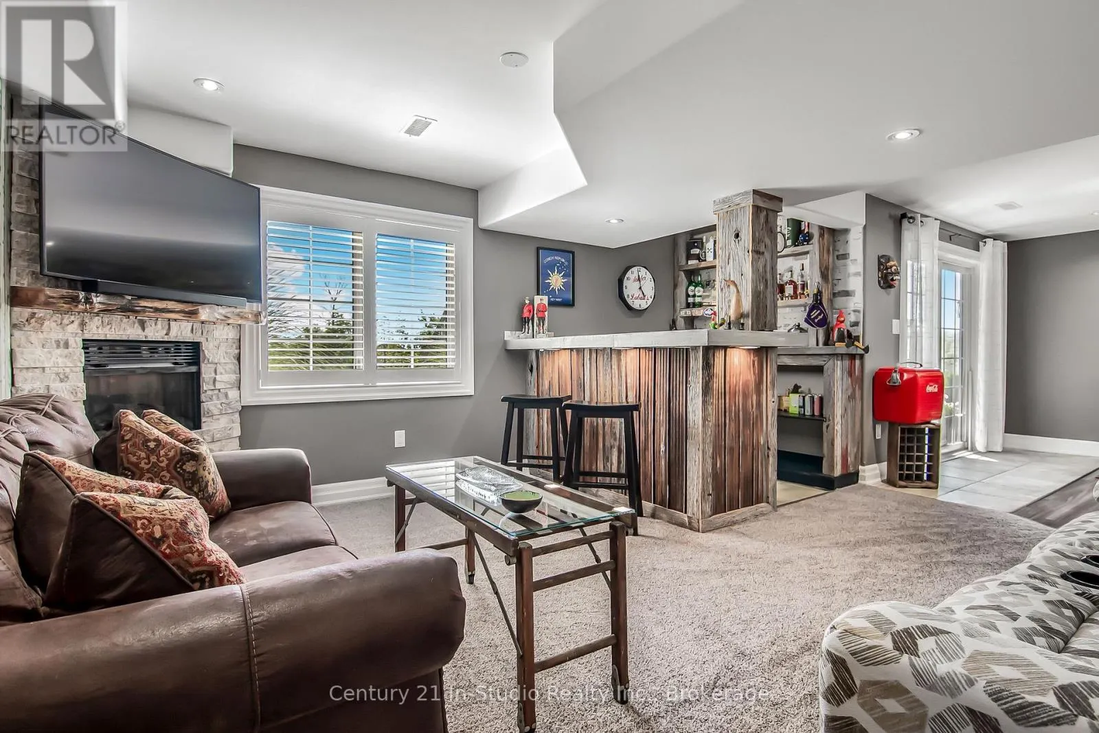 1 - 301 TELFORD TRAIL, #1