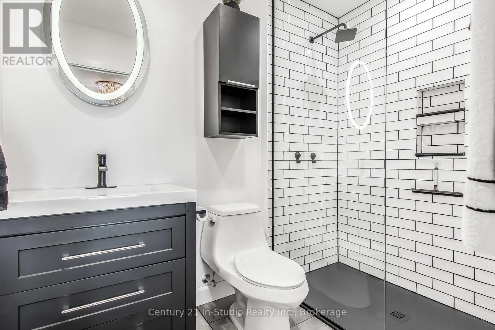 1 - 301 TELFORD TRAIL, #1