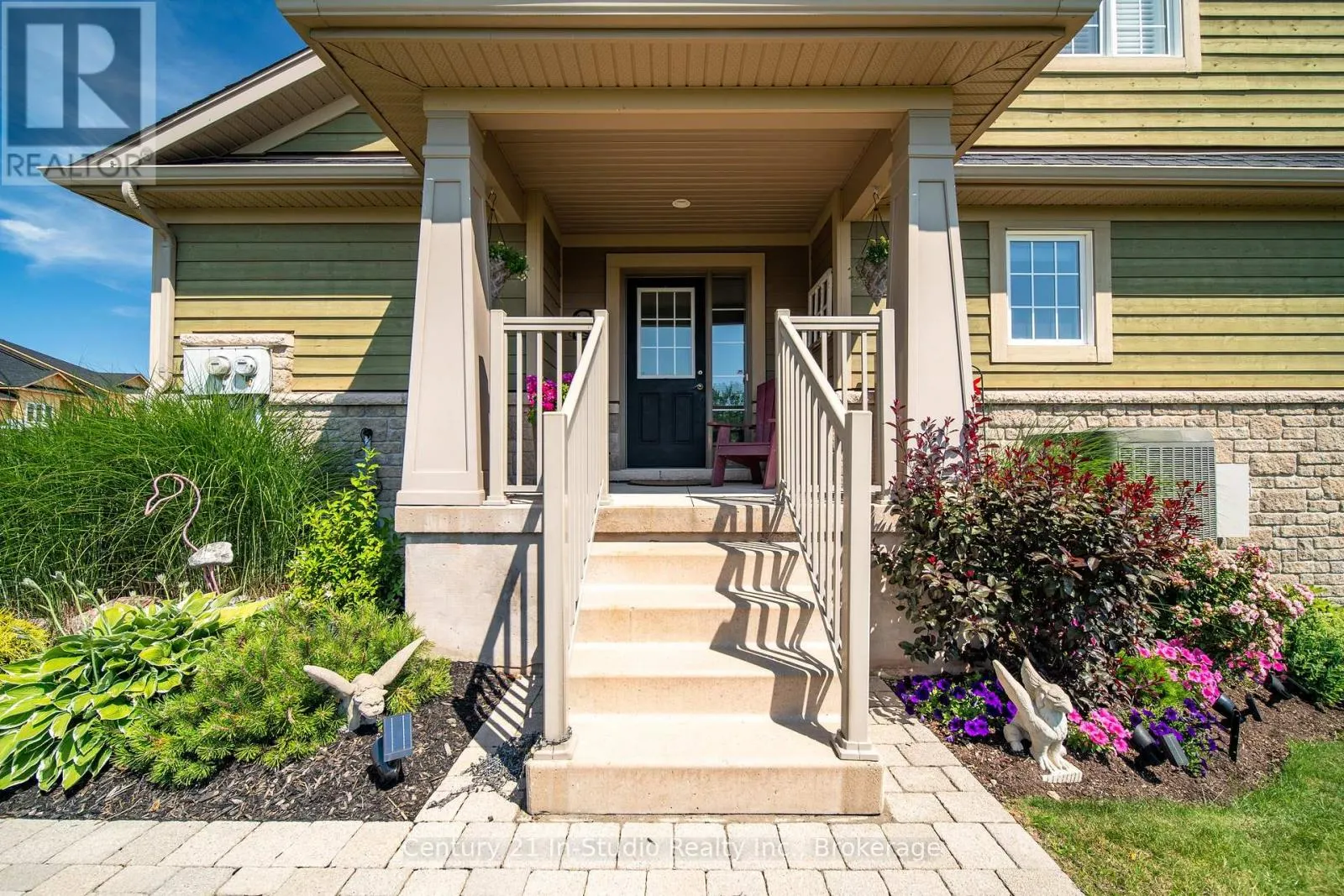 1 - 301 TELFORD TRAIL, #1