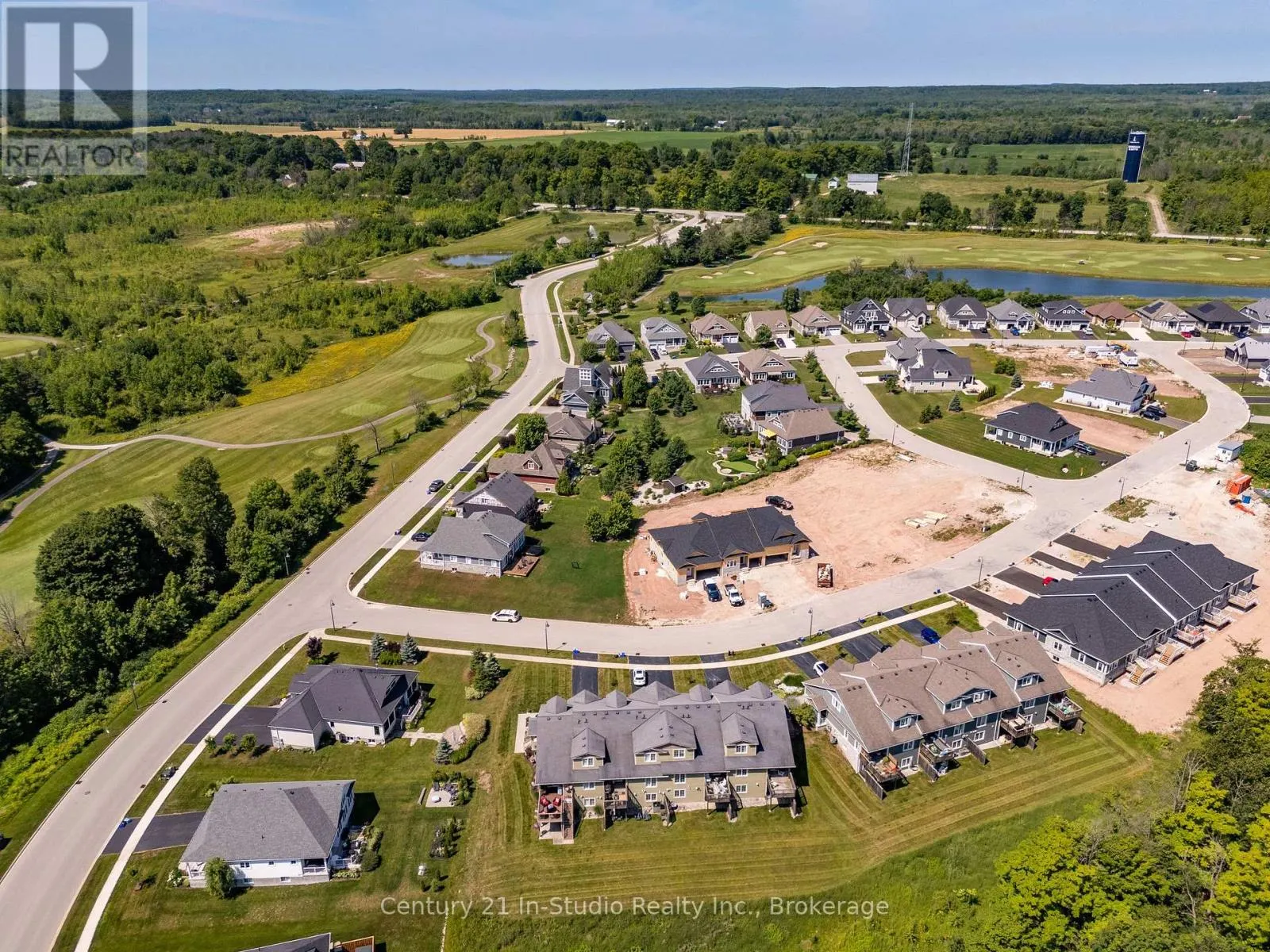 1 - 301 TELFORD TRAIL, #1
