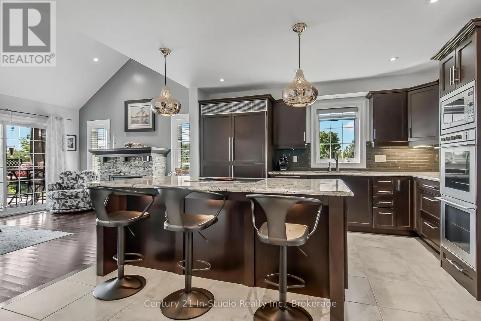 1 - 301 TELFORD TRAIL, #1