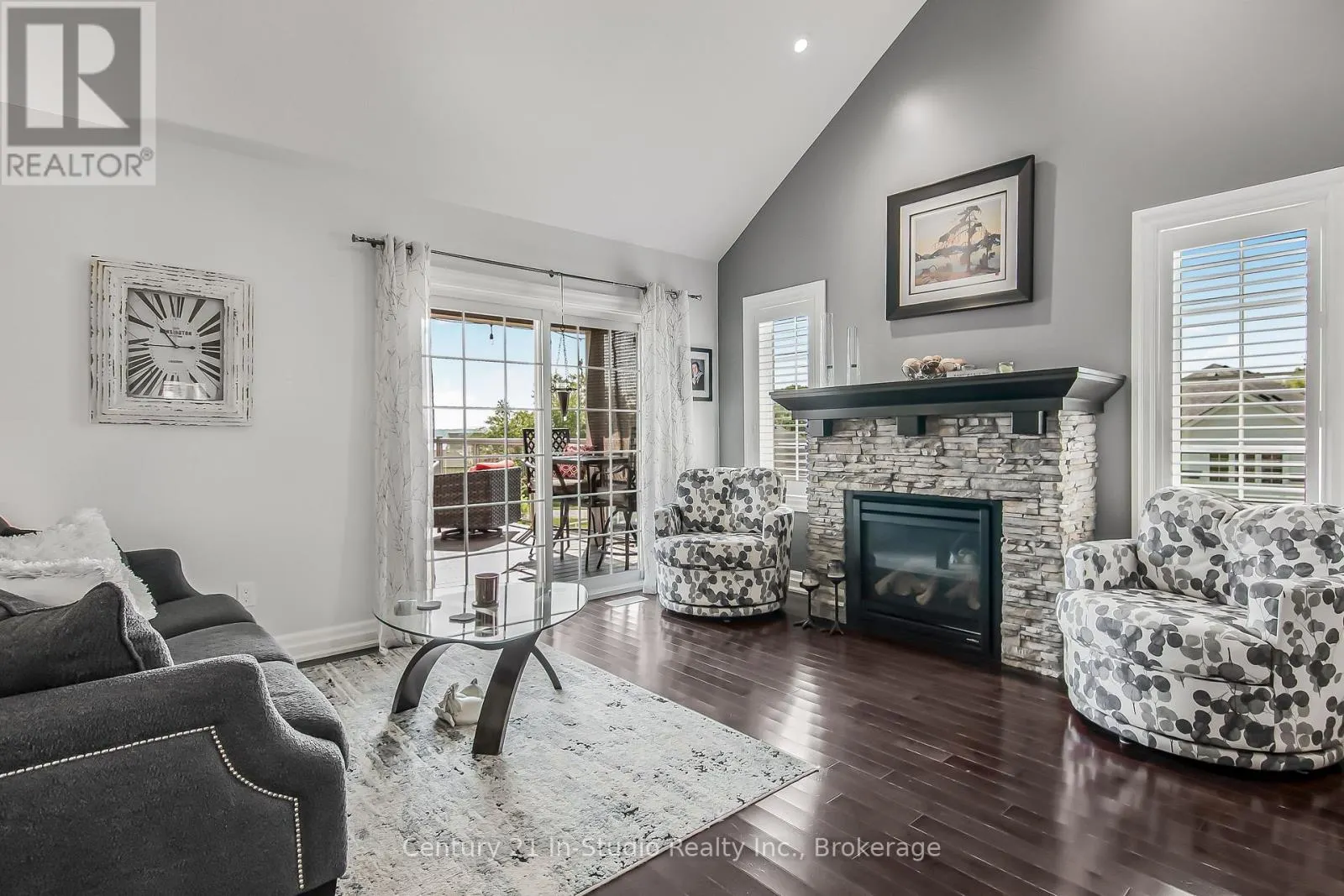 1 - 301 TELFORD TRAIL, #1