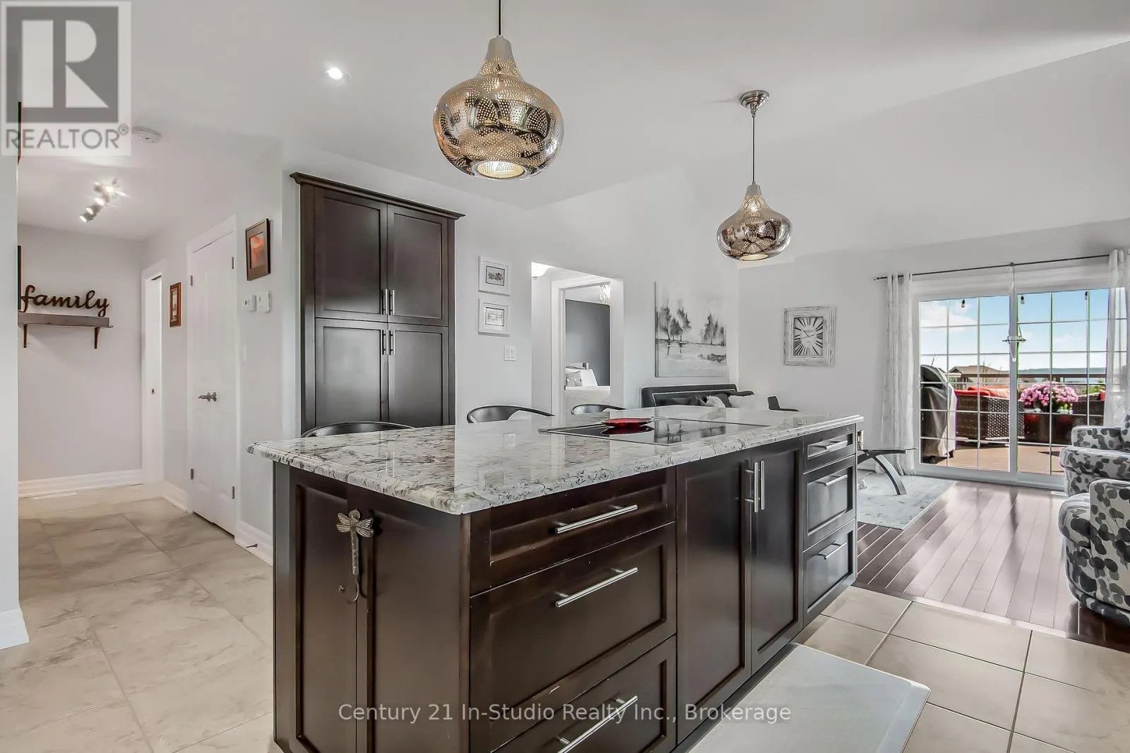 1 - 301 TELFORD TRAIL, #1
