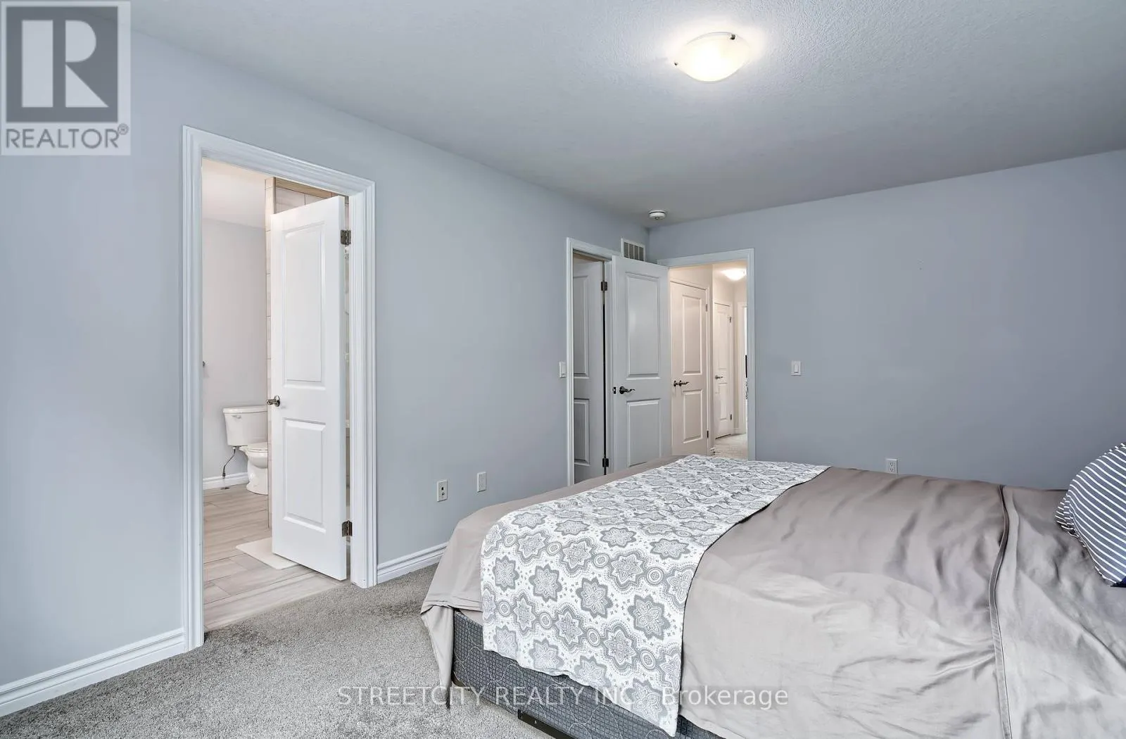 77 - 1061 EAGLETRACE DRIVE, #77
