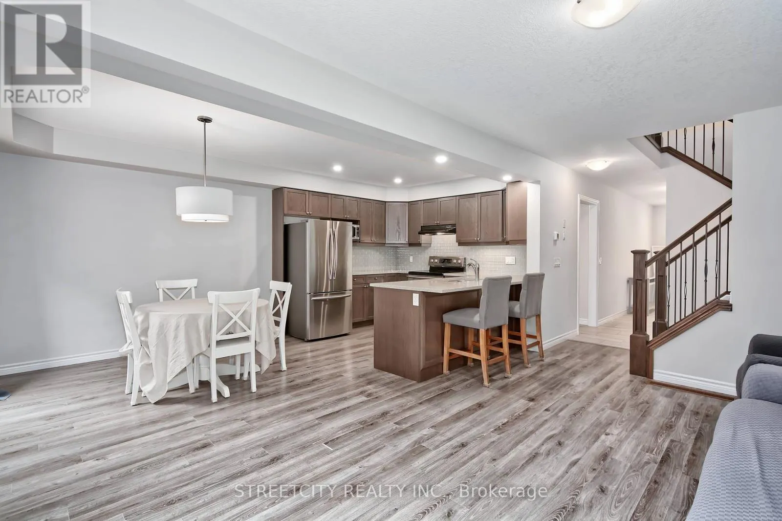 77 - 1061 EAGLETRACE DRIVE, #77