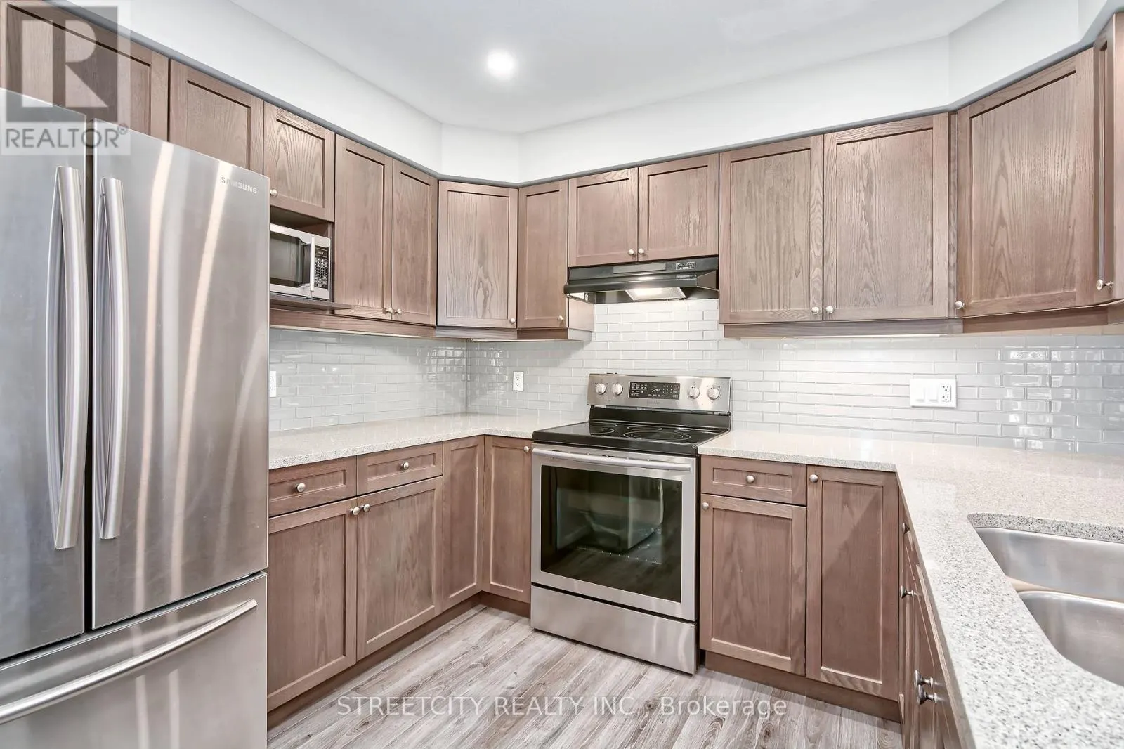 77 - 1061 EAGLETRACE DRIVE, #77