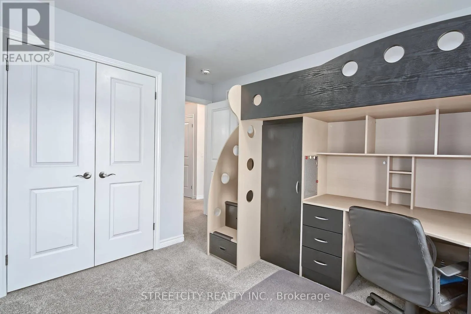 77 - 1061 EAGLETRACE DRIVE, #77