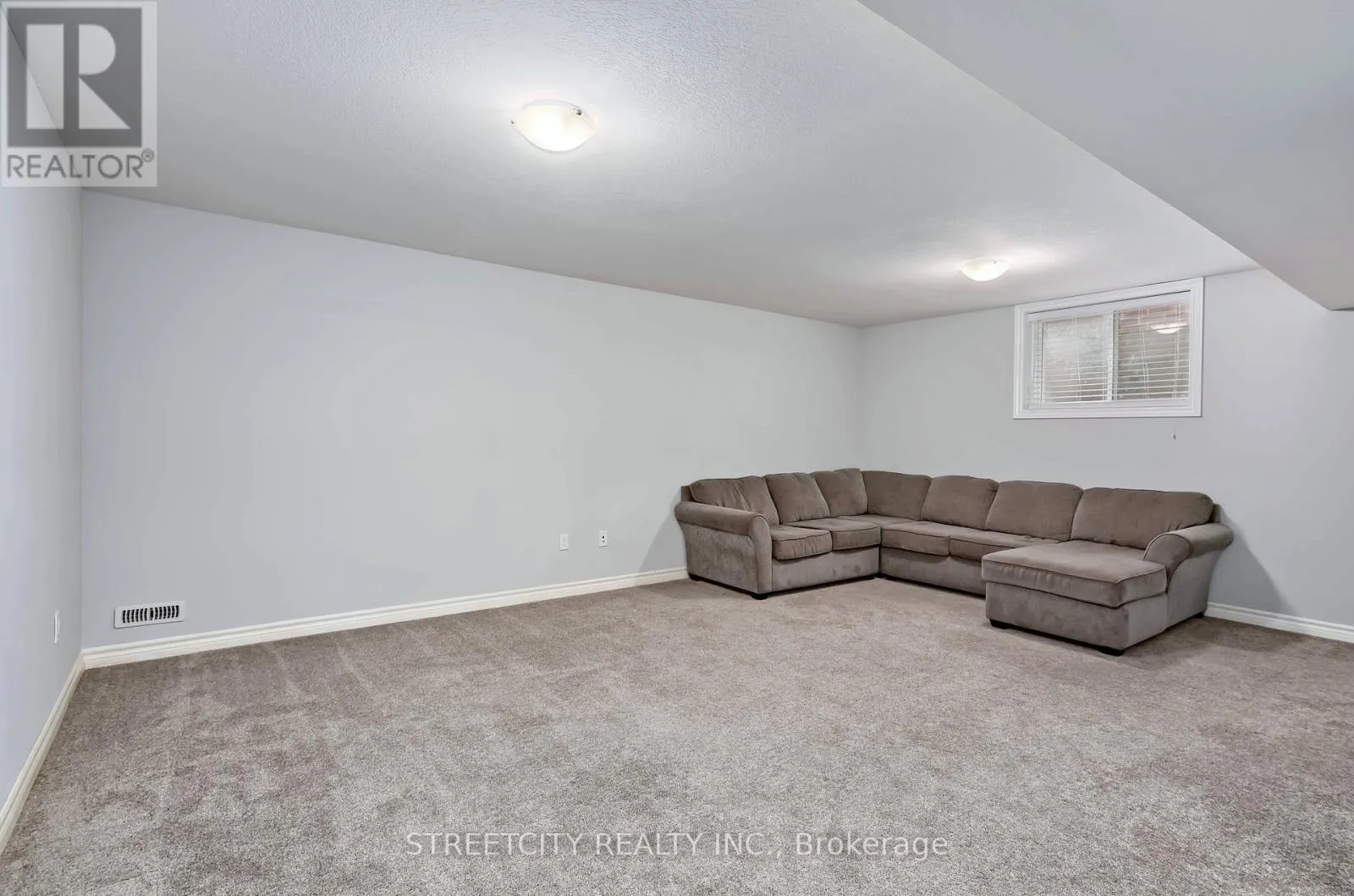 77 - 1061 EAGLETRACE DRIVE, #77