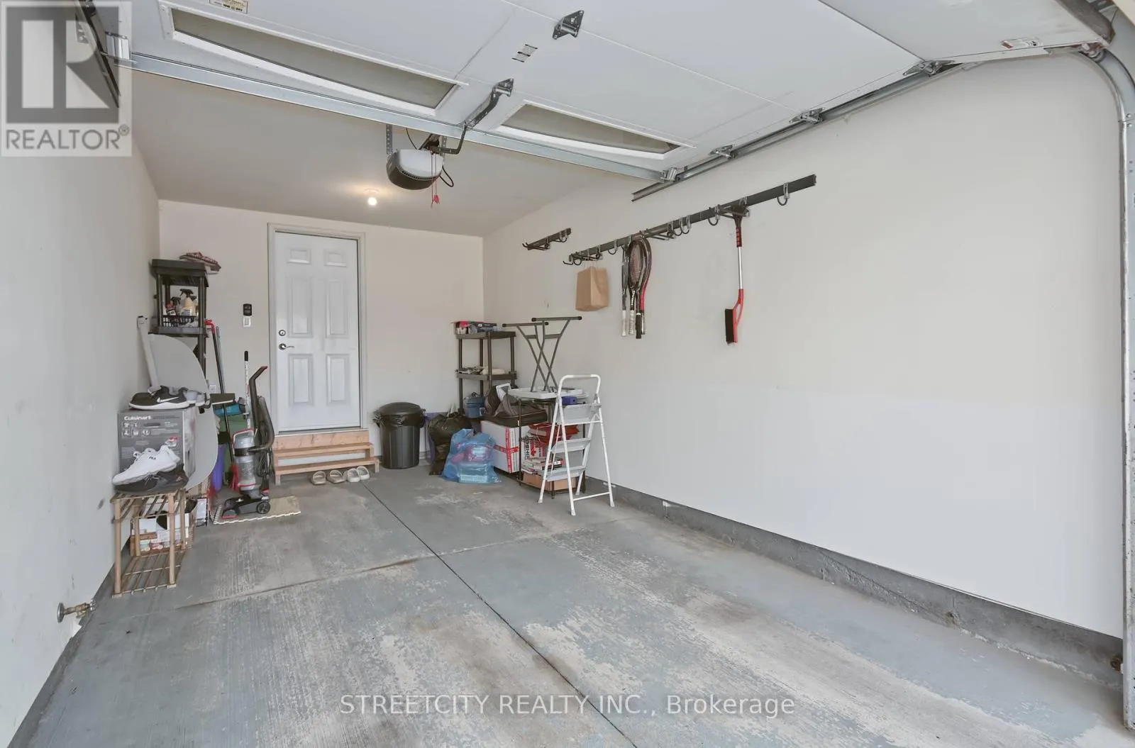 77 - 1061 EAGLETRACE DRIVE, #77
