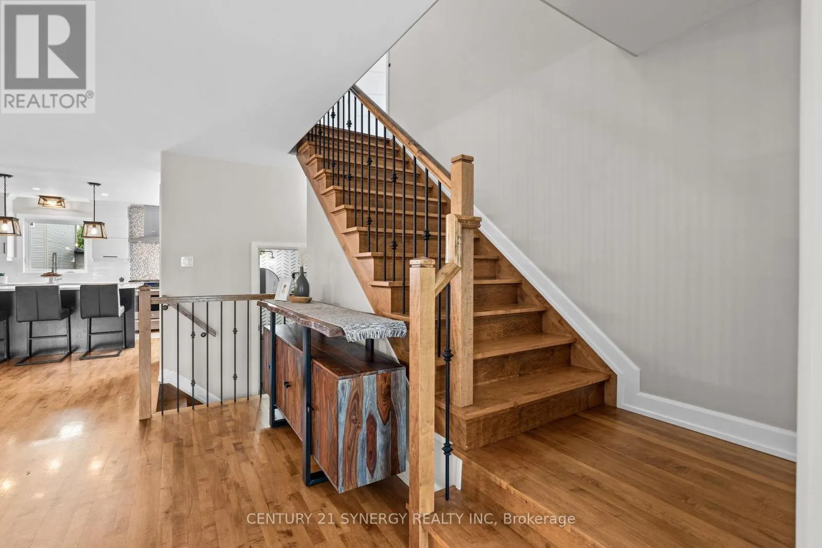 406 PROVENCE AVENUE